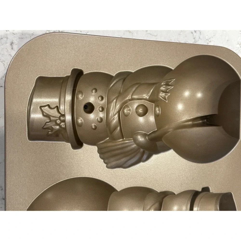 Nordic‎ Ware USA Snowman Cake Pan 3D Baking Mold Holiday Winter Christmas
